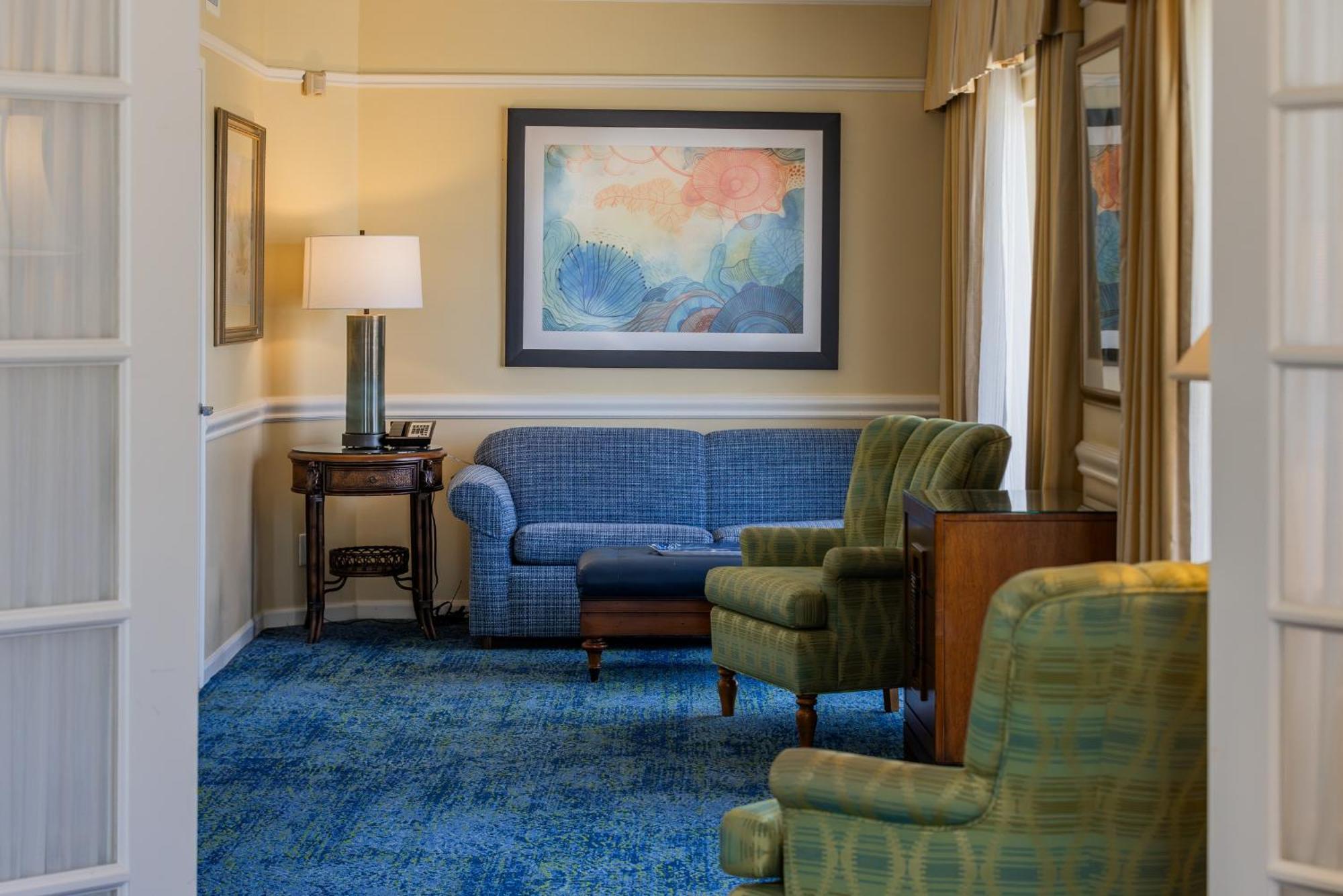 Oceanside One Bedroom Suite with Queen Bed